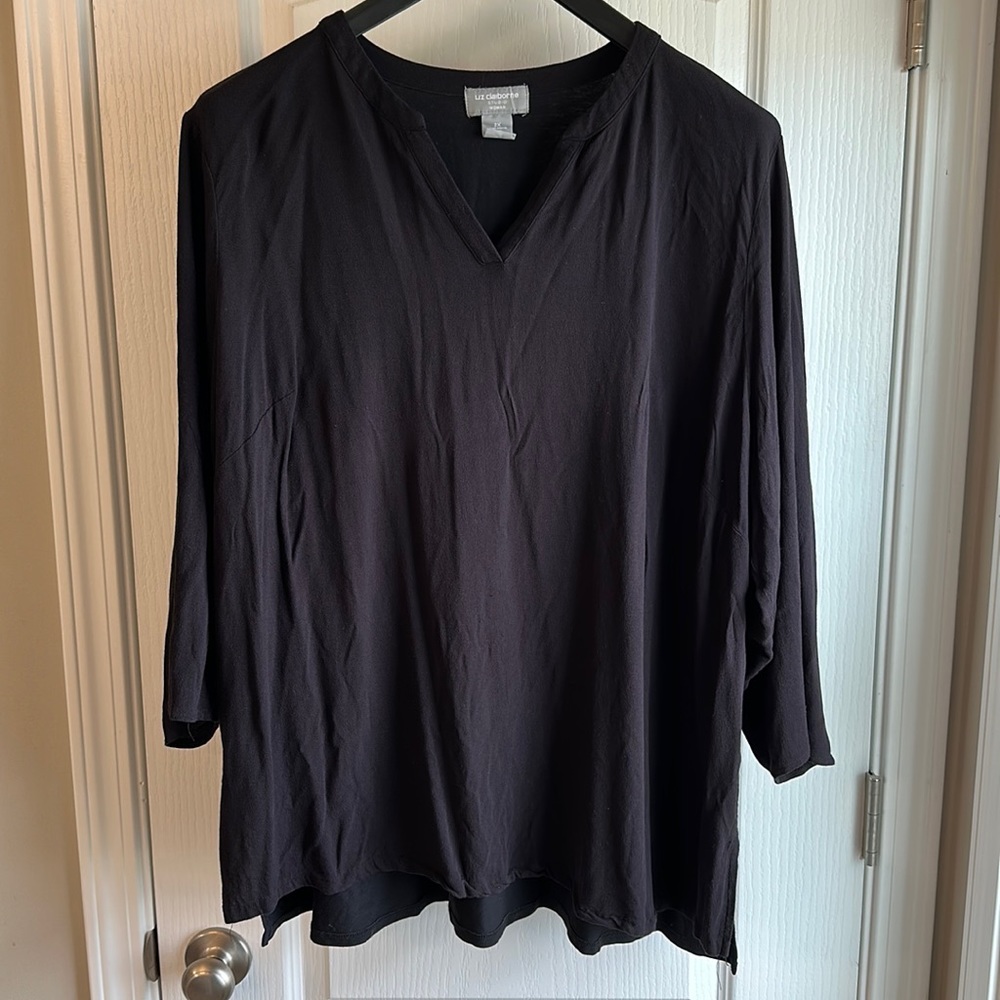 Black Liz Claiborne 2X high low hem shirt. NWOT